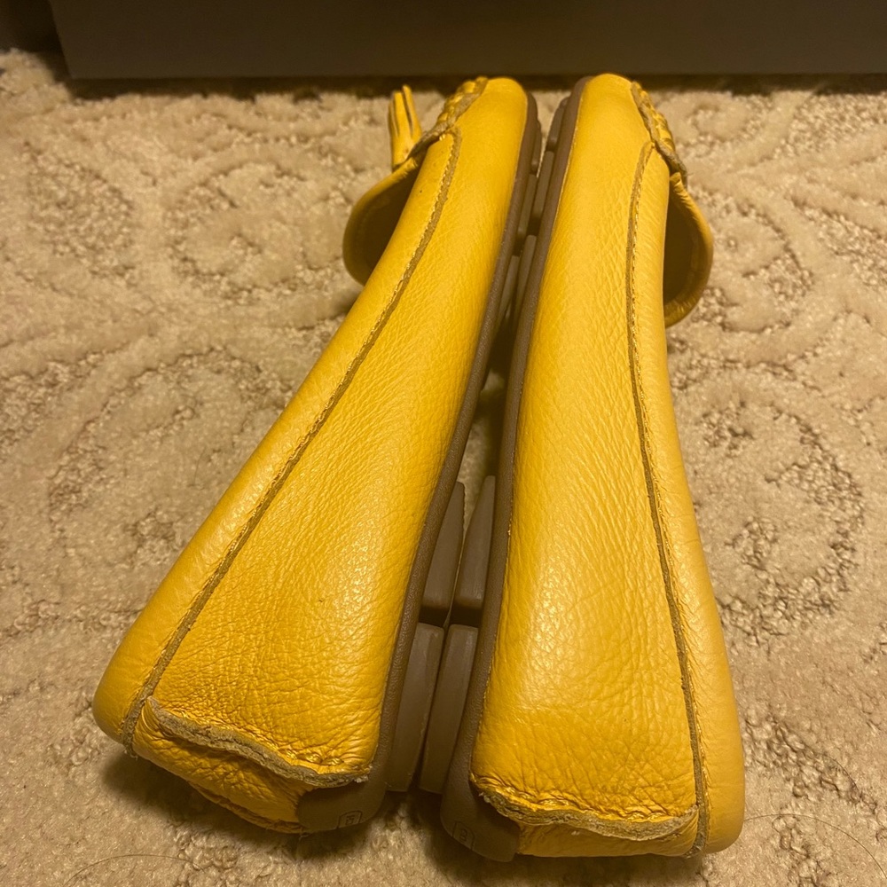 Authentic Coach Yellow Loafers size 5b-Normal fit - Picture 3 of 7